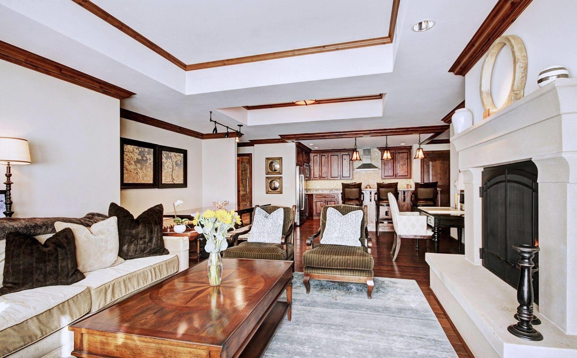Legendary Lodging At The Ritz Vail Exterior foto